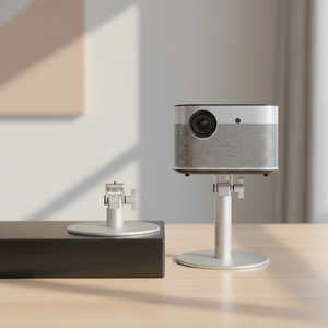 Trépied de projecteur de bureau CINE PB13 argenté - Rotation à 360°, longueur réglable, léger, sans perçage, universel pour projecteurs - Product Image 1