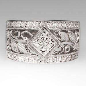 Anello di fidanzamento da donna in platino con diamanti, taglio Princess, colore D naturale, con diamanti laterali Q952 - Product Image 1