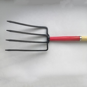 Fourche de jardinage en acier au carbone Offre Spéciale <span class=keywords><strong>à</strong></span> <span class=keywords><strong>4</strong></span> broches pour le creusement agricole et agricole en Amérique du Sud - Product Image 2