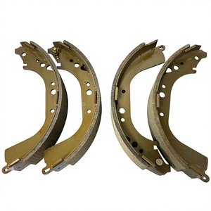Jeu de plaquettes de frein à tambour arrière 04495-60070 compatible avec Toyota Land Cruiser - Product Image 1