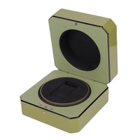 Boîte à montres de luxe en bois carré en cuir PU et métal avec intérieur en MDF mallette de rangement élégante pour montres