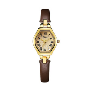 Reloj de Cuarzo con Esfera Dorada Romana, Estilo Vintage Francés, Correa de Cuero Negra Delgada, Resistente al Agua y Elegante para Cualquier Ocasión - Product Image 6