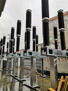 LW36-132kV เบรกเกอร์แก๊สแบบ Sf6กลางแจ้ง, เบรกเกอร์132kV ขัดจังหวะ3150A แรงดันสูงติดตั้งเสา SF6 LW36สูง - Product Image 6