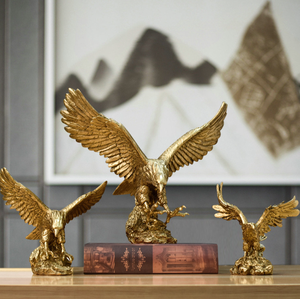 Venta al por mayor resina Animal artesanía Mesa decoración oro águila americana decoración regalos estatua estatuilla - Product Image 1