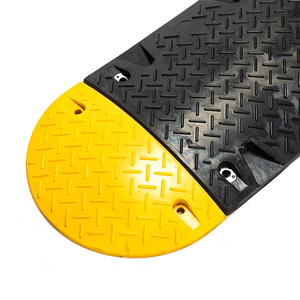 Reductor de Velocidad Wesure, 500x400x50mm, de Goma, Amarillo y Negro, Duradero, para Control de Tráfico Vial, Instalación en Asfalto - Product Image 1