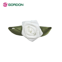 Rosettes multicolores Fleurs artificielles Ruban en tissu Rose Petits nœuds en ruban Roses Fleurs avec feuille Ornement artisanal pour la couture