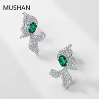 MUSHAN Schmuck Feine S925 Sterling Silber Ohrstecker für Damen mit Labor-Gezüchteten Smaragden Übertriebene Blumen-Ohrringe Großhandel