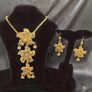 Joyería de Moda Estilo Nigeria, Dubái y Arabia Saudita, Juego de Joyería de 2 Piezas en Oro de 24k, Collar y Aretes para Mujer, para Bodas, Cenas y Fiestas - Product Image 1