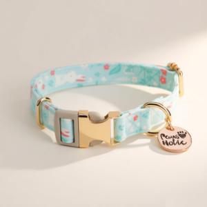 Collier pour chien en coton moderne taille XS, doux, écologique, élégant, motif imprimé de luxe, personnalisé, confortable et réglable - Product Image 1