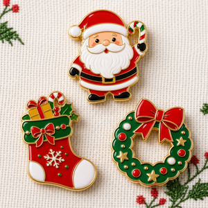 Campana <span class=keywords><strong>de</strong></span> Navidad <span class=keywords><strong>de</strong></span> metal esmaltado chapada en <span class=keywords><strong>oro</strong></span> <span class=keywords><strong>de</strong></span> lujo con logotipo personalizado, bastón <span class=keywords><strong>de</strong></span> caramelo festivo, regalo <span class=keywords><strong>de</strong></span> costura, soporte magnético personalizado para agujas - Product Image 1