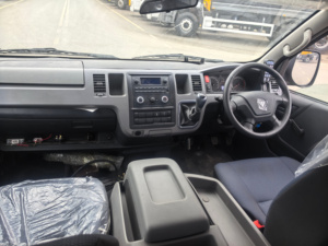 Véhicule médical d'urgence F Oton personnalisé avec moteur diesel, transmission 4x4, conduite à gauche, pour les services de sauvetage urbain et de soins de santé - Product Image 4