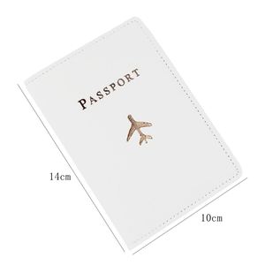 Porta Pasaportes y Tarjetas de Vacunación de Cuero PU con Logotipo Estampado en Oro, Estilo Moderno para Mujer/Hombre - Product Image 2