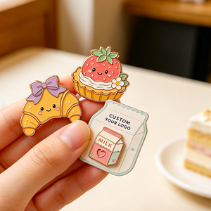 Set de Pins de Esmalte Duro Personalizados de Panadería Dulce: Tarta de Fresa, Croissant, Cartón de Leche, Insignias de Oro Rosa - Product Image 2