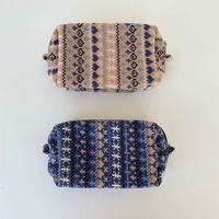Sac de rangement cosmétique durable rouge et blanc avec logo personnalisé, motif flocon de neige géométrique en peluche pour Noël et Nouvel An, collection automne-hiver