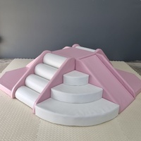 Ensemble d'équipements de jeu d'intérieur en mousse douce pour enfants et tout-petits, avec blocs d'escalade, toboggan et structure d'escalade, thème pastel