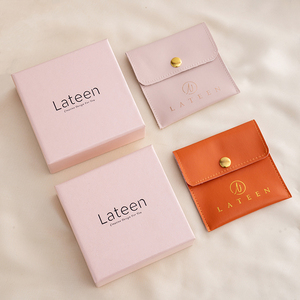 Bolsas de Regalo de Piel Sintética para Joyería, Estilo Sobre, 8*8CM, Bolsas de Embalaje para Joyería - Product Image 1
