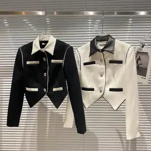 2022 वसंत शरद ऋतु नई छोटी कोट स्फटिक बकसुआ महिलाओं के ब्लेज़र काले और सफेद विपरीत रंग फैशन बिजनेस सूट जैकेट