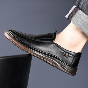 Mocasines para hombre, sin cordones, suela suave, zapatos casuales de cuero, tacón bajo, suela de goma, origen Wenzhou - Product Image 2