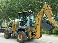 Chargeuse-pelleteuse JCB 3CX CAT 420 - Moteur Cummins conforme EPA - Composants POCLAIN MOOG pour la construction et l'ingénierie municipale aux États-Unis