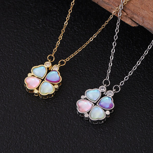 Collares de Moda de Acero Inoxidable Chapados en Oro con Colgante de Trébol en Colores Pastel y Circonitas Delicadas para Mujer - Product Image 1