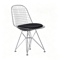 Chaise de salle à manger ergonomique moderne en fer forgé avec revêtement en cuir PU, design minimaliste Bauhaus du milieu du siècle, idéale pour les villas
