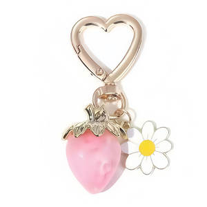 JS006 lucu 3d stroberi gantungan kunci desain bunga hati Daisy buah stroberi gantungan kunci tas dompet pesona perhiasan Dekorasi Aksesori - Product Image 4