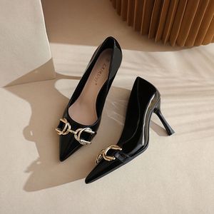 Chaussures élégantes pour femmes, MOQ 1 paire, décoration métallique, bout pointu, sexy, talons aiguilles 2024 - Product Image 5