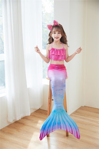 Set Costume da Bagno a 4 Pezzi per Bambine con Coda di Sirena, Bikini con Stampa Scintillante e Pinna per Piscina - Product Image 5
