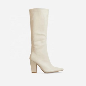 <span class=keywords><strong>Botte</strong></span> longue au genou à talon bloc à bout pointu à la mode en <span class=keywords><strong>simili</strong></span> <span class=keywords><strong>cuir</strong></span> <span class=keywords><strong>beige</strong></span> pour femmes et dames - Product Image 1