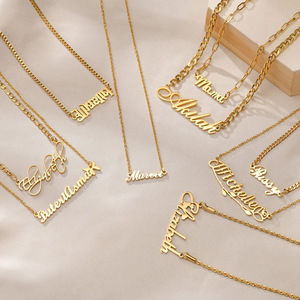 Collana Choker Personalizzata <span class=keywords><strong>con</strong></span> <span class=keywords><strong>Nome</strong></span> Alfabeto in Acciaio Inossidabile Placcato Oro 18K Catena Cubana <span class=keywords><strong>con</strong></span> Lettera Inglese Love da Donna - Product Image 1
