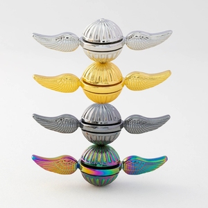 Bán buôn Chất lượng cao mới đến hợp kim nhôm vàng Snitch <span class=keywords><strong>Fidget</strong></span> <span class=keywords><strong>Spinner</strong></span> đôi cánh thiên thần ngón tay con quay hồi chuyển EDC CUPID trai - Product Image 1