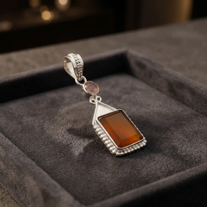 Colgante de Plata 925 con Baño de Oro Rosa y Platino para Mujer con Piedra Preciosa de Cornalina Chapada en Rodio, Joyería Chapada en Rodio - Product Image 3