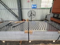 Panneau en aluminium perforé sur mesure à grandes trous ronds pour façade et ventilation