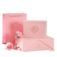 Boîte cadeau rigide en carton avec fermeture magnétique personnalisée pour perruques et cosmétiques, avec des matériaux écologiques et un design de logo personnalisé