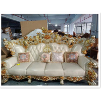 Canapé en cuir de luxe de style italien classique royal, cadre en bois massif sculpté