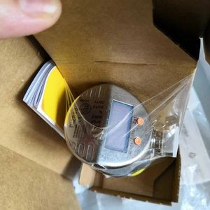 One for IFM New PI2896 Pressure Sensor Made in China - Product Image 1