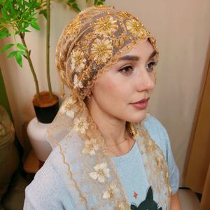 Velo Islámico Premium 2025 con Diseño de Cola de Pez - Pañuelo de Encaje con Cuentas Hecho a Mano, Bordado Floral y Flecos - Product Image 5