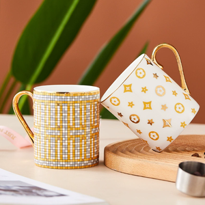 Mug en céramique de style nordique de luxe avec poignée dorée et bordure dorée, compatible lave-vaisselle et micro-ondes, cadeau d'affaires - Product Image 4