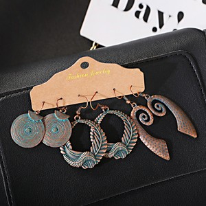 Monili della boemia Dell'annata Orecchino Della Vite Prigioniera <span class=keywords><strong>Set</strong></span> di 3 Coppie Anelli di Orecchio <span class=keywords><strong>Set</strong></span> Nuovo <span class=keywords><strong>Argento</strong></span> Antico Foglie Designer Ciondola Gli <span class=keywords><strong>Orecchini</strong></span> del Gancio <span class=keywords><strong>Set</strong></span> - Product Image 6