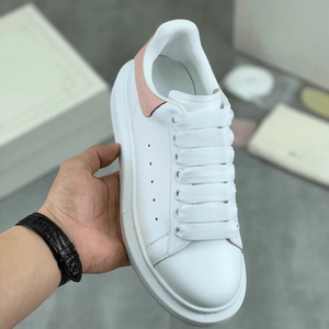 รองเท้าผ้าใบพื้นเตี้ยหนังฟูลเกรน Alexander Sleek พร้อม Mc. ส้นรองเท้าแบบคอนทราสต์สำหรับผู้ชายและผู้หญิง สวมใส่ได้ทุกวัน สไตล์ลำลอง - Product Image 1