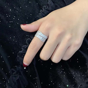 Anello Classico a Forma di T con Diamante Sintetico in Ottone per Donne, Gioiello Elegante e alla Moda per Uso Quotidiano - Product Image 4