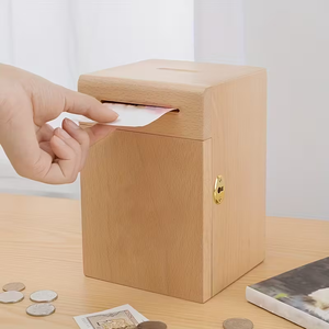 Hucha de madera personalizada con llaves, mini caja de ahorro de madera para niños, regalo para monedas - Product Image 1