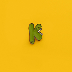 Pin <span class=keywords><strong>de</strong></span> solapa <span class=keywords><strong>de</strong></span> metal esmaltado con diseño <span class=keywords><strong>de</strong></span> 26 letras del alfabeto <span class=keywords><strong>inglés</strong></span>, monstruo <span class=keywords><strong>de</strong></span> dibujos animados, insignia creativa y colorida para sombrero, accesorios. - Product Image 6