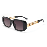 Vente en gros, offre spéciale, lunettes de soleil carrées à grande monture, lunettes de soleil avec chaîne, temple, design italien, lunettes de soleil avec protection UV