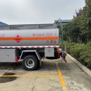 Camion-citerne à carburant JAC 4x2 10000L neuf, camion de livraison de carburant diesel avec distributeur et pompe à carburant - Product Image 4