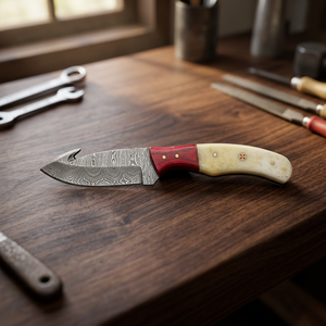 Couteau de camping à lame fixe en acier Damas de qualité industrielle Rajput, pointe tombante, manche en bois rouge, 23 cm, bord droit - Product Image 1
