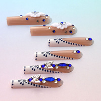 30pcs Kuku Palsu Panjang Bentuk Coffin Buatan Tangan Biru Putih Talavera 3D Bunga Berhias Rhinestone ABS Full Cover untuk Wanita