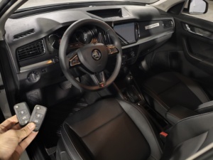 Volkswagen <span class=keywords><strong>Skoda</strong></span> <span class=keywords><strong>Kamiq</strong></span> <span class=keywords><strong>1.5</strong></span> DCT 2022 Edición Comfort SUV, Auto Usado, Volante a la Izquierda, Asientos de Cuero, Cámara Trasera, Exportador de Autos Chino - Product Image 4