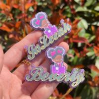 Collier personnalisé avec nom de dessin animé en acrylique, bijoux de poupée Angelic lol, cadeau pour enfants, 2023