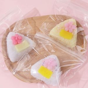 Juguete de simulación de sushi súper suave y de aspecto desgastado, divertido para amasar, simulación de comida, rollo de arroz y verduras, flor de cerezo, juguete de alta estética - Product Image 2